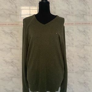 Men’s Tommy Hilfiger V-neck sweater